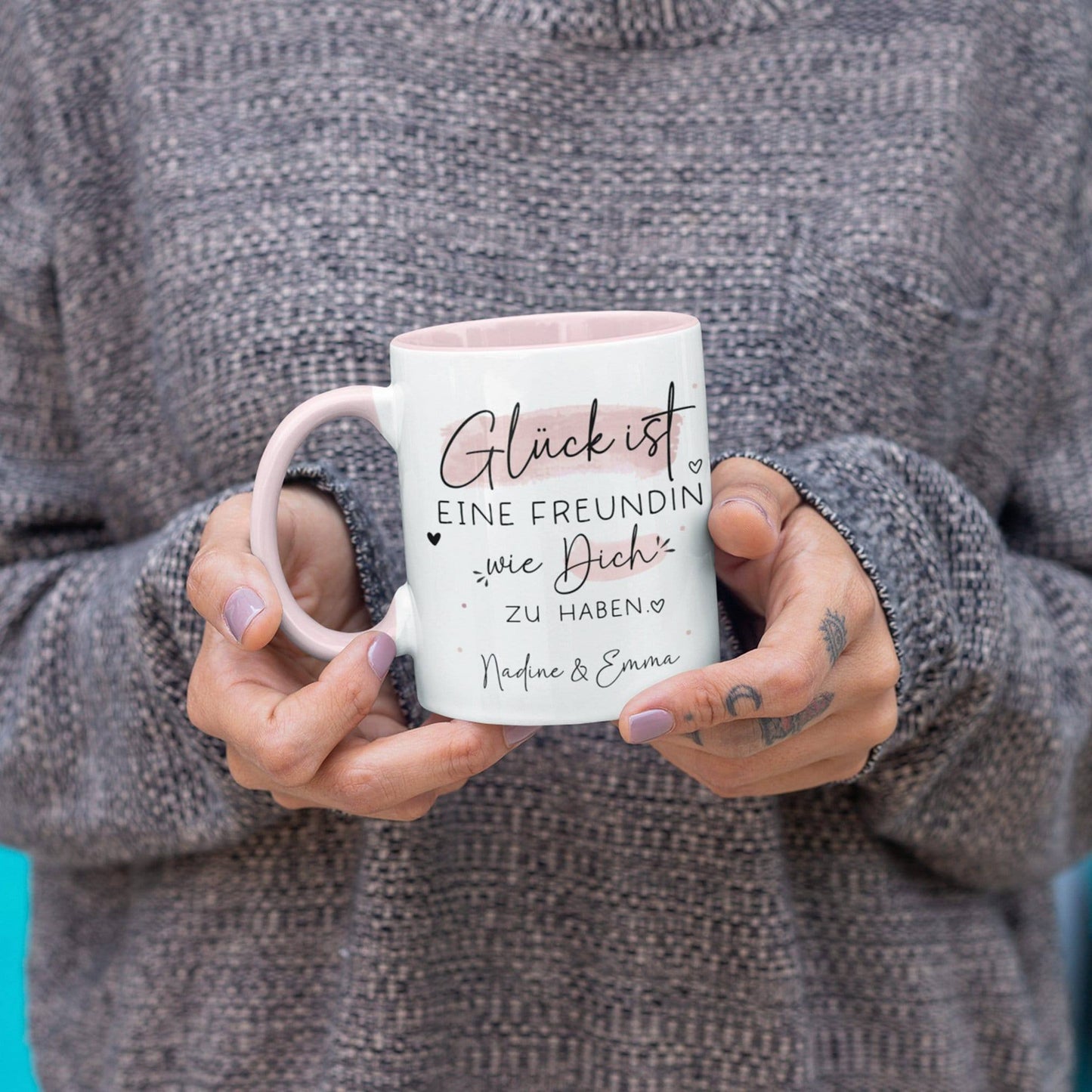 Personalisierte Tasse – Glück ist eine FREUNDIN wie dich zu haben - Geschenk zum Geburtstag, Ostern, Weihnachten -Wunschnamen kleinebuchstaben