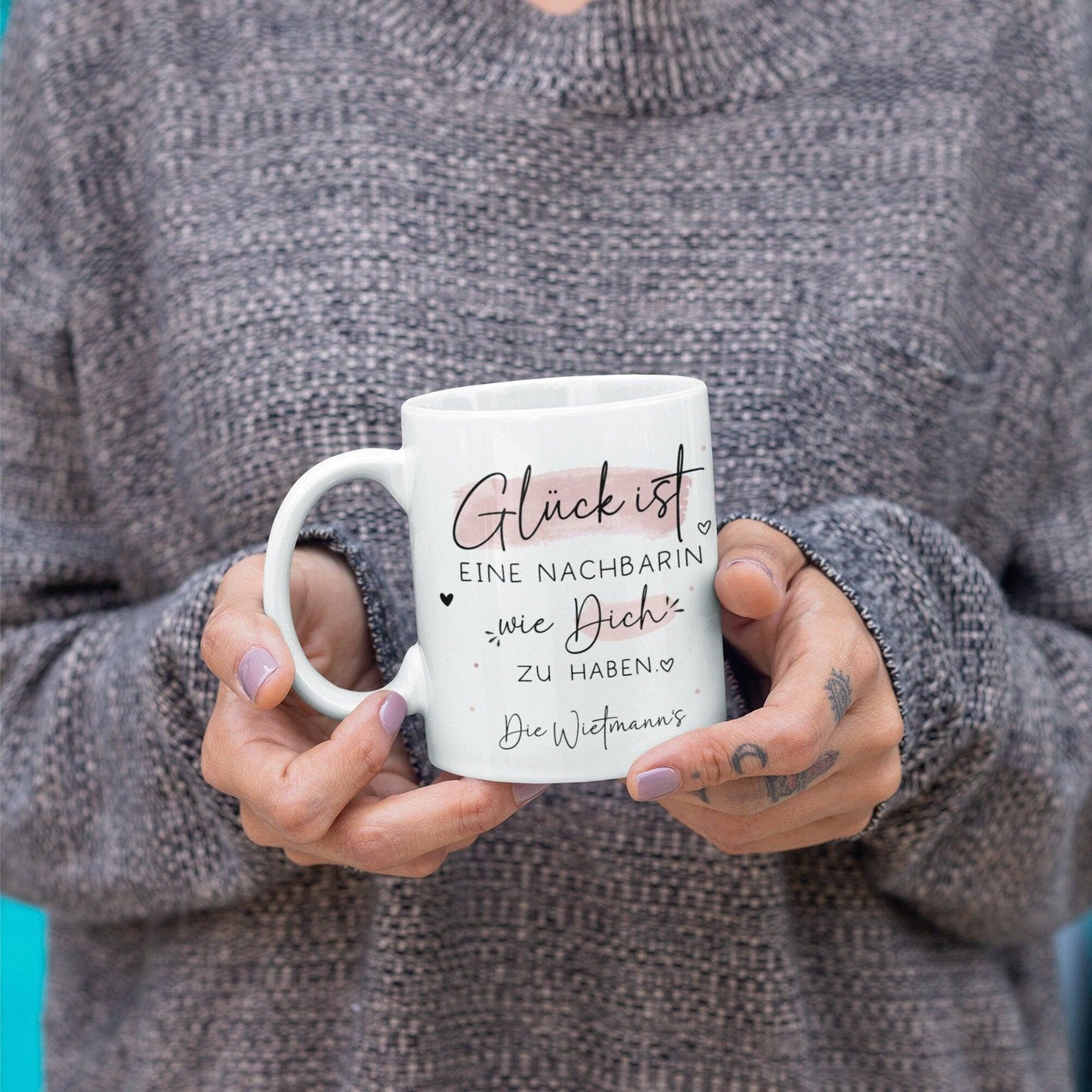 Personalisierte Tasse – Glück ist eine NACHBARIN wie dich zu haben - Geschenk zum, Geburtstag, Ostern, Weihnachten mit Name kleinebuchstaben