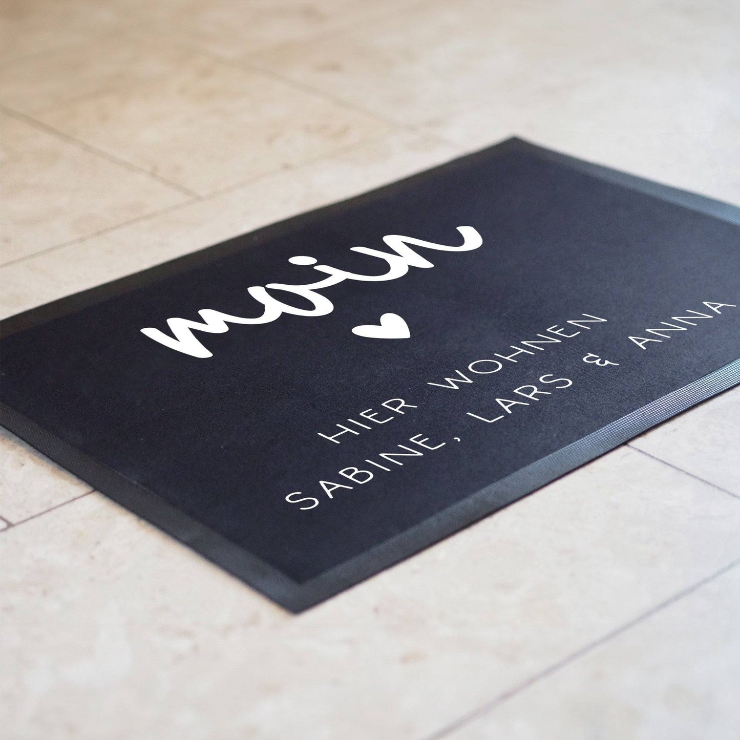 Personalisierte Fußmatte - Fussmatte mit Wunschnamen, Türvorleger, Türmatte| 60 x 40 cm | Geschenkidee zum Umzug, Einzug für Familien, Umzug kleinebuchstaben