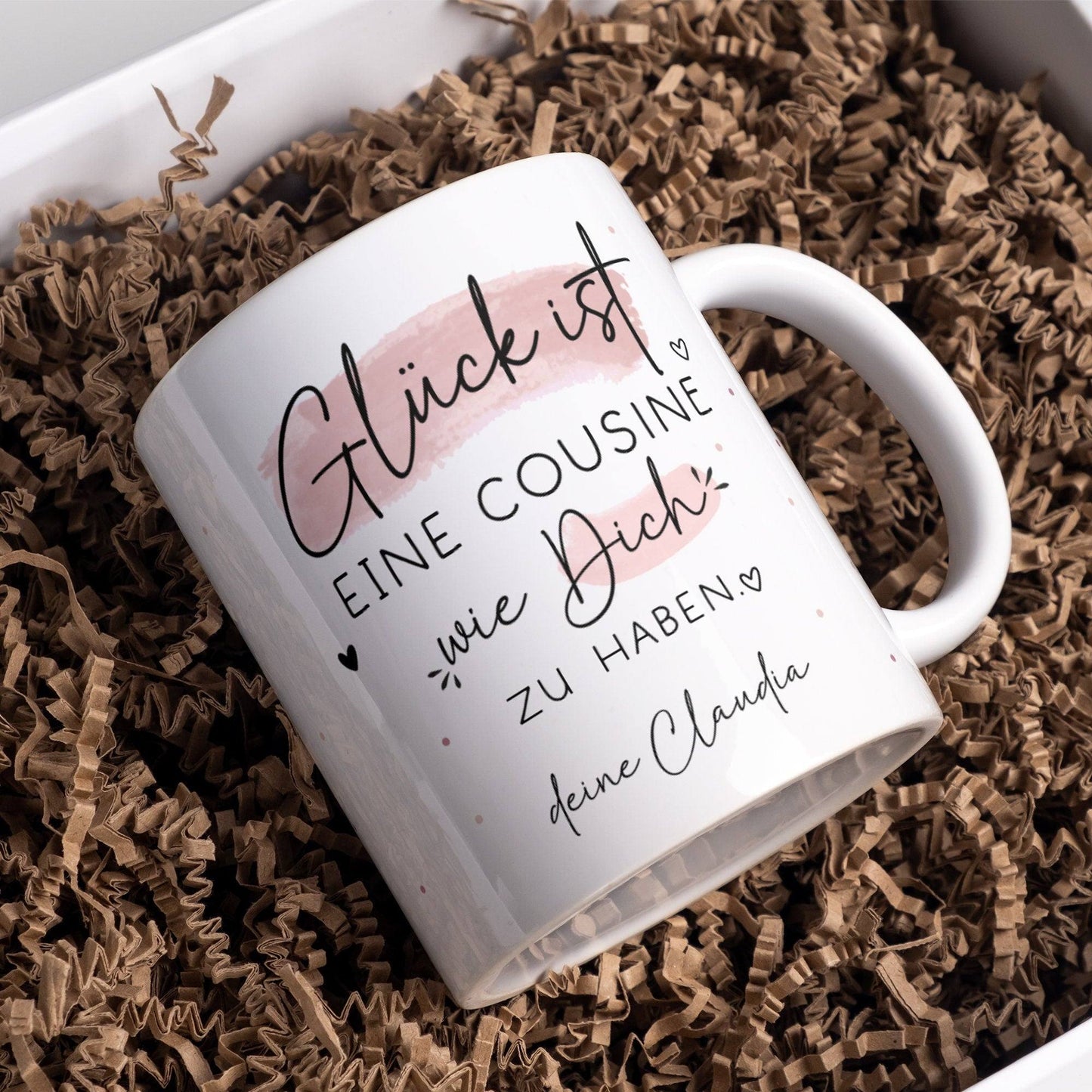 Handgefertigte Personalisierte Tasse – Glück ist eine COUSINE wie dich zu haben - Geschenk zum Geburtstag, Ostern, Weihnachten - Wunschnamen kleinebuchstaben