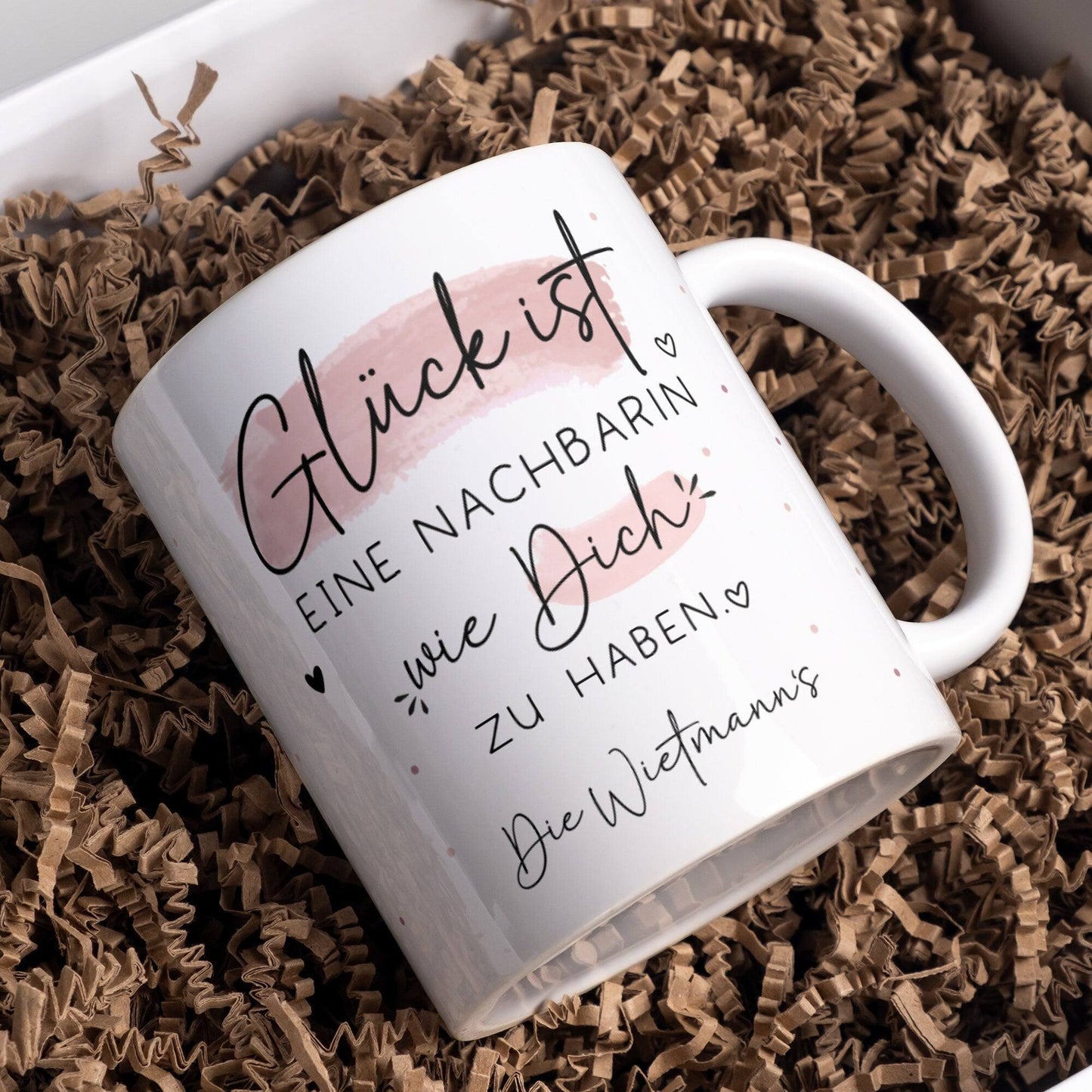 Personalisierte Tasse – Glück ist eine NACHBARIN wie dich zu haben - Geschenk zum, Geburtstag, Ostern, Weihnachten mit Name kleinebuchstaben