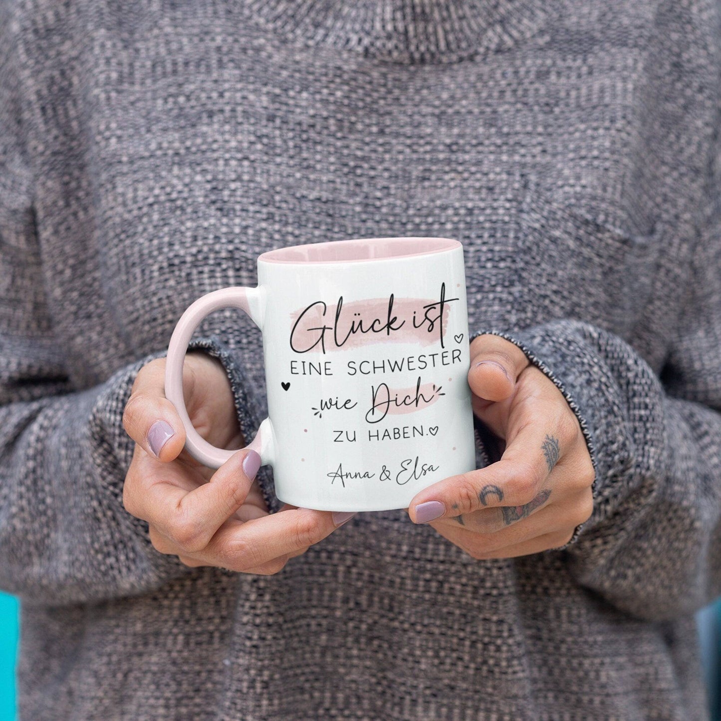 Tasse Personalisiert Schwester Name "Glück ist eine SCHWESTER wie dich zu haben" - Geschenk zum Geburtstag, Ostern, Weihnachten, BFF kleinebuchstaben