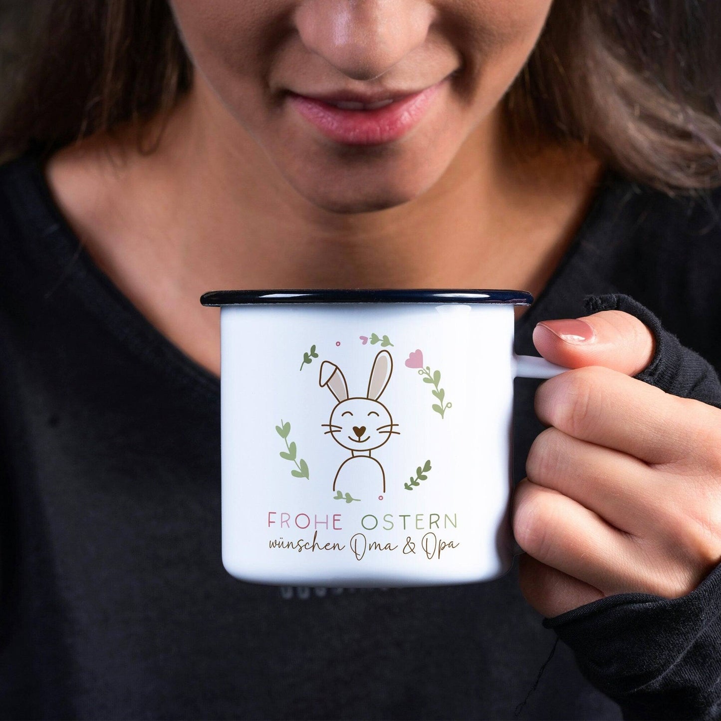 Osterbecher personalisiert mit Namen "Frohe Ostern" - Hase, Ostergeschenk für Kinder Männer Frauen Geschenkidee zu Ostern. Geschenk Emaille kleinebuchstaben