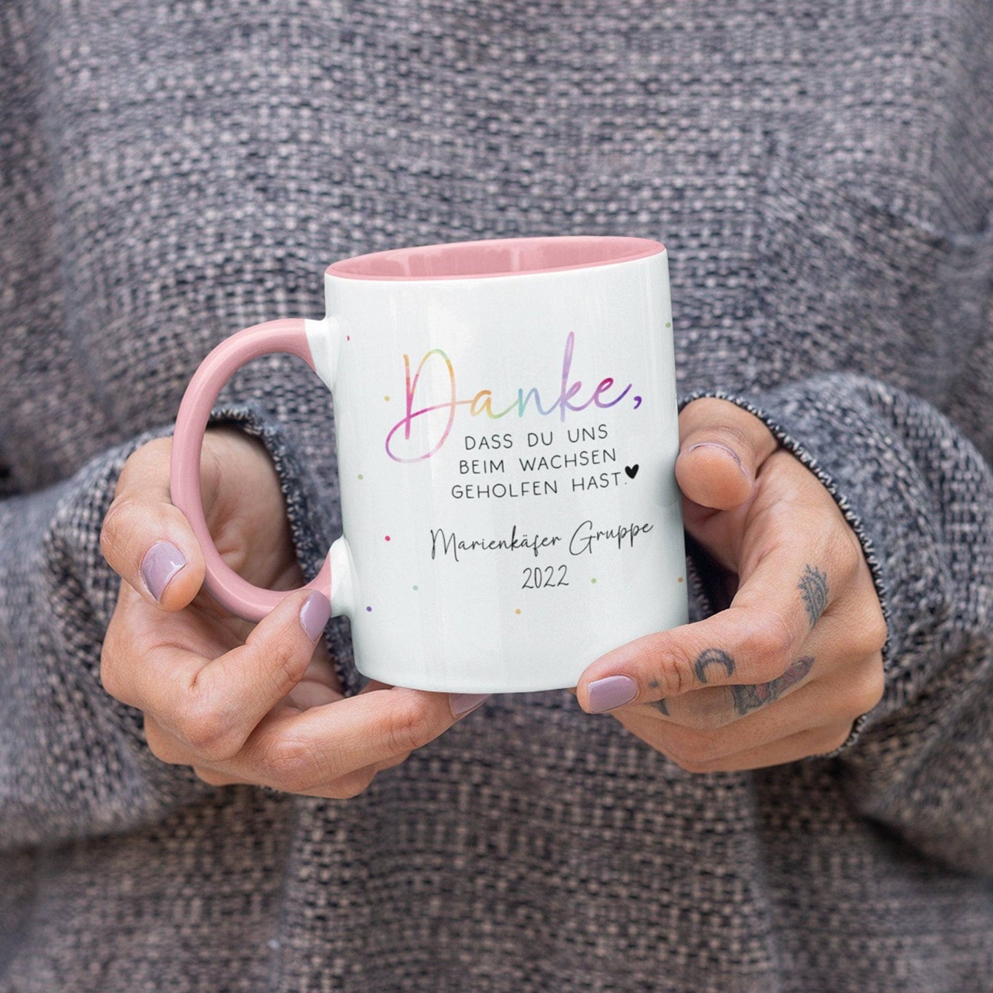 Personalisierte Tasse Danke, dass du uns beim Wachsen geholfen hast - Kindergarten Abschied - Tasse Erzieherin - Personalisiert - Geschenk kleinebuchstaben