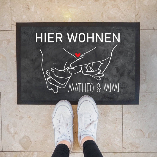 Fußmatte mit Vornamen Personalisiert - Rotes Herz - Fussmatte Vornamen Wunschnamen | 60x40 cm | Geschenkidee zum Umzug, Einzug für Paare kleinebuchstaben