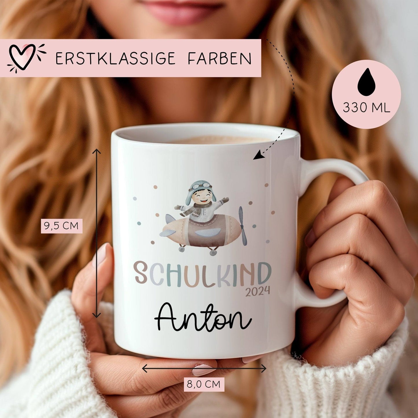 Kindertasse Schulkind 2024 mit Flugzeug-Motiv - personalisierte Kakao Tasse mit Namen - ideales Kindergeschirr - perfektes Geschenk Kinder kleinebuchstaben