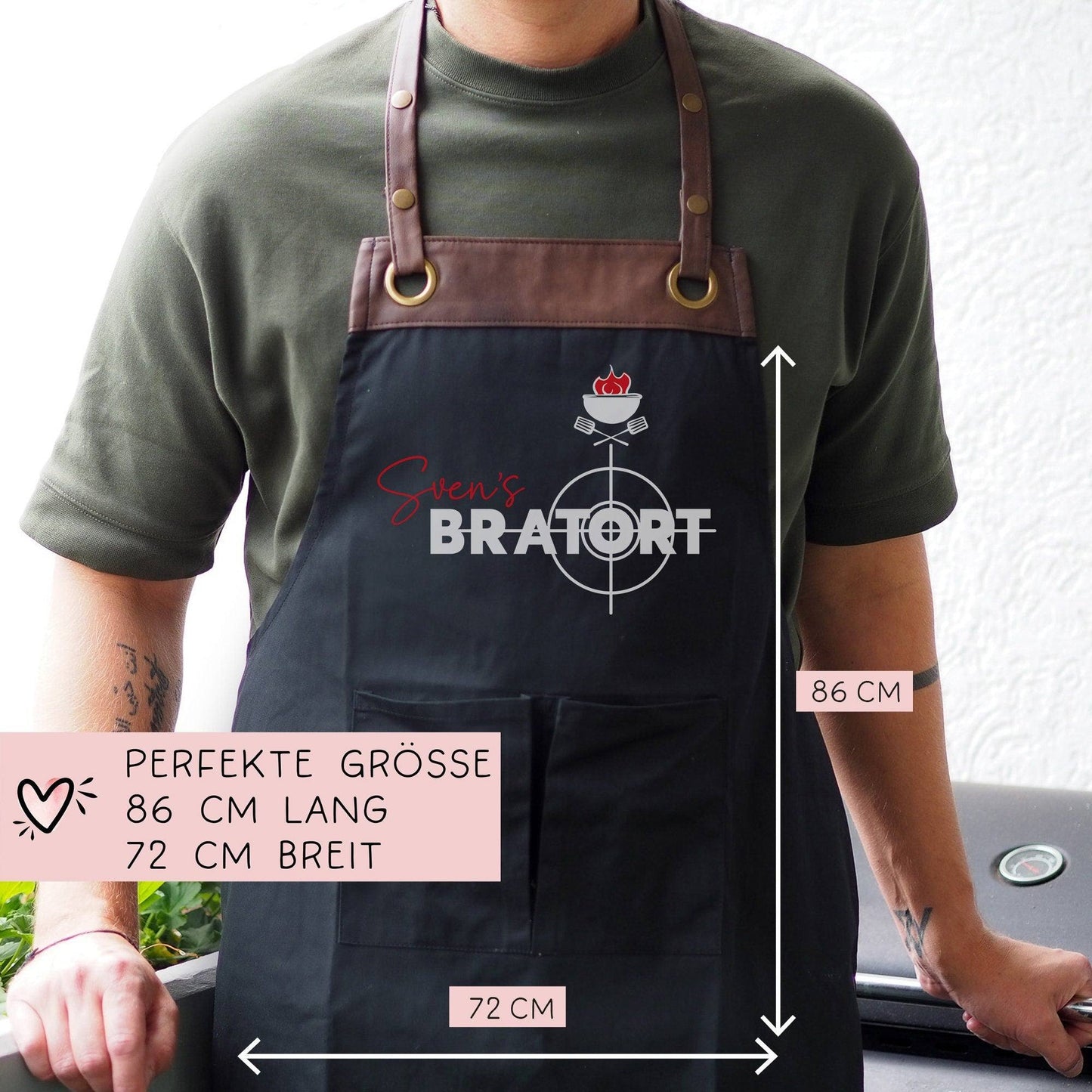 Grillschürze personalisiert Bratort für Männer mit Name & Kunstleder zum Geburtstag - Weihnachten Baumwollschürze, Küchenschürze, Schürze kleinebuchstaben