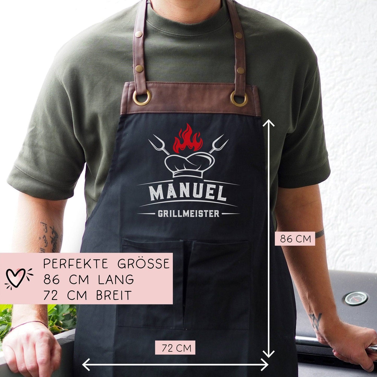 Grillmeister Grillschürze personalisiert für Männer mit Namen Kunstleder Applikation zum Geburtstag, Weihnachten Baumwollschürze, Geschenk kleinebuchstaben