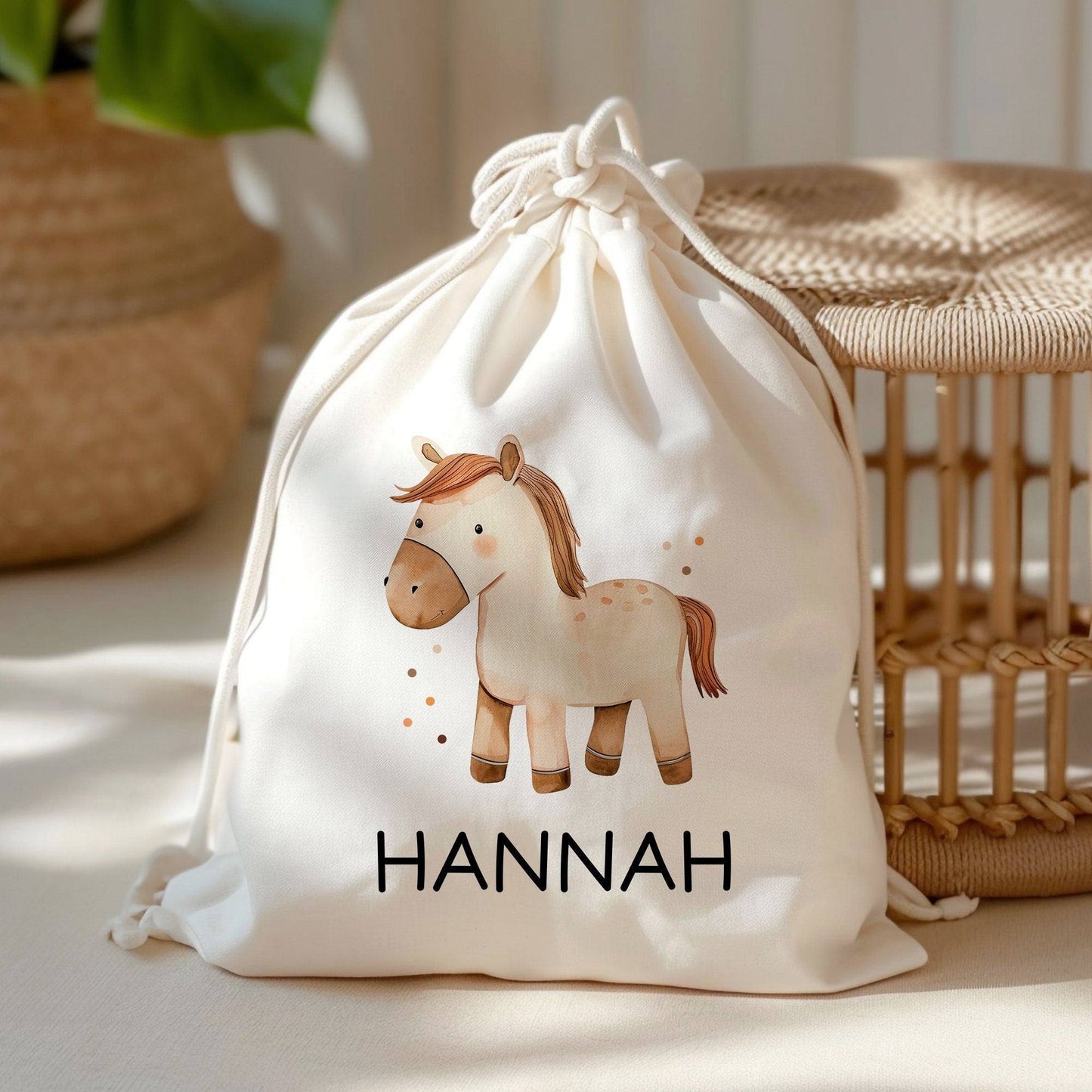 Einschulung Stofftasche mit Namen Pferd personalisiert Kinder-Beutel als Sporttasche, Wechselwäsche, Stoffbeutel Kita, Schule & Kindergarten kleinebuchstaben Pferd Turnbeutel