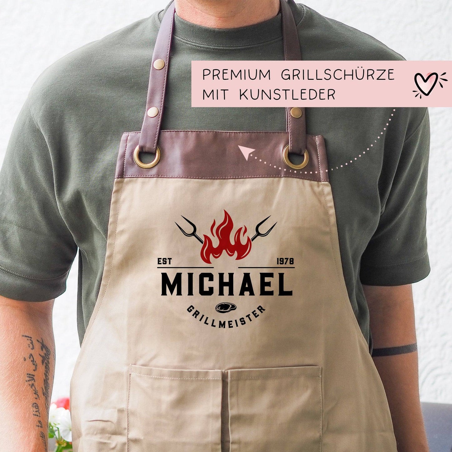Personalisierte Premium Grillschürze Grillmeister Schürze mit Kunstleder Applikation | Kochschürze | Grillschürze mit Wunschnamen | Geschenk kleinebuchstaben