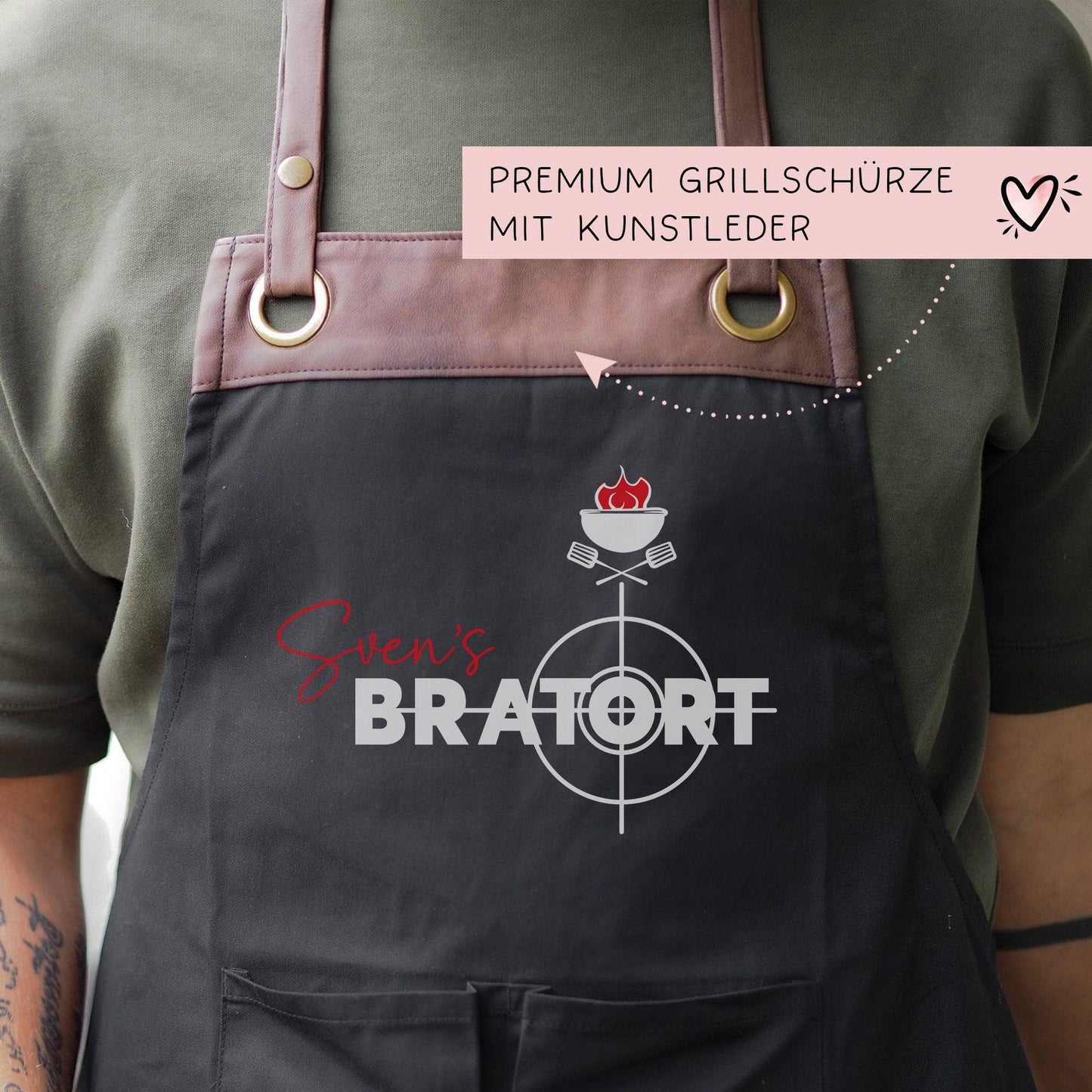Grillschürze personalisiert Bratort für Männer mit Name & Kunstleder zum Geburtstag - Weihnachten Baumwollschürze, Küchenschürze, Schürze kleinebuchstaben