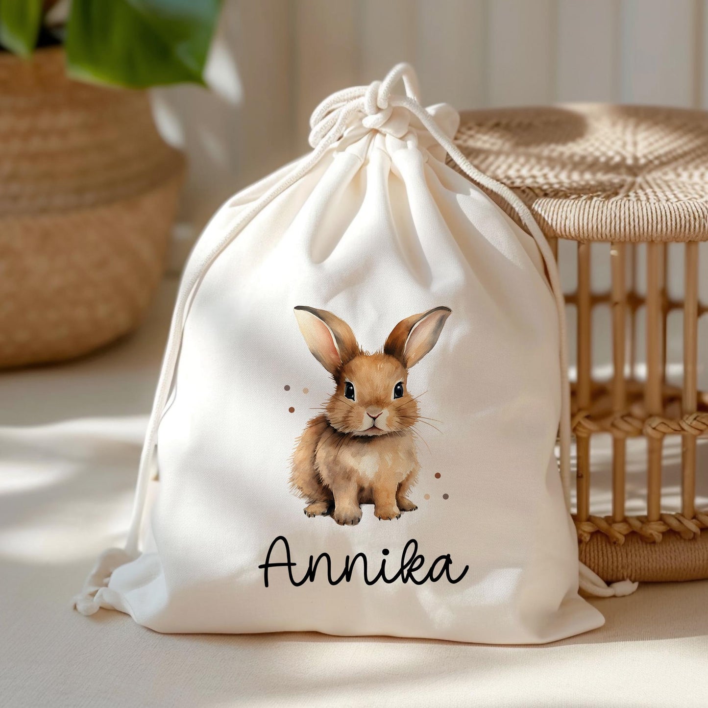Stofftasche mit Namen Hase Rammler - Personalisierte Kinder Beutel Kindertasche - Wechselwäsche, Schmutzwäsche Tragetasche - Wechselkleidung kleinebuchstaben Turnbeutel Schriftart 1