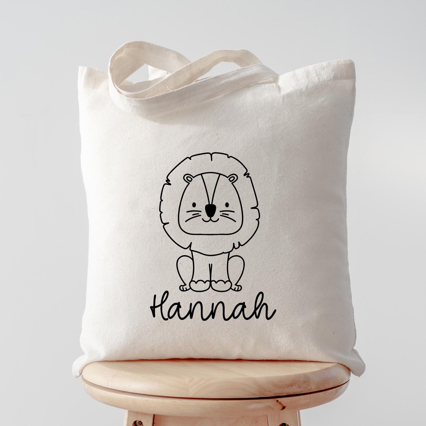 Löwe Stofftasche Tasche Personalisiert & Name - Kinder Beutel Kindertasche mit Wunschname - Wechselwäsche Jutebeutel - Kindergarten Schule kleinebuchstaben Stofftasche Schriftart 1