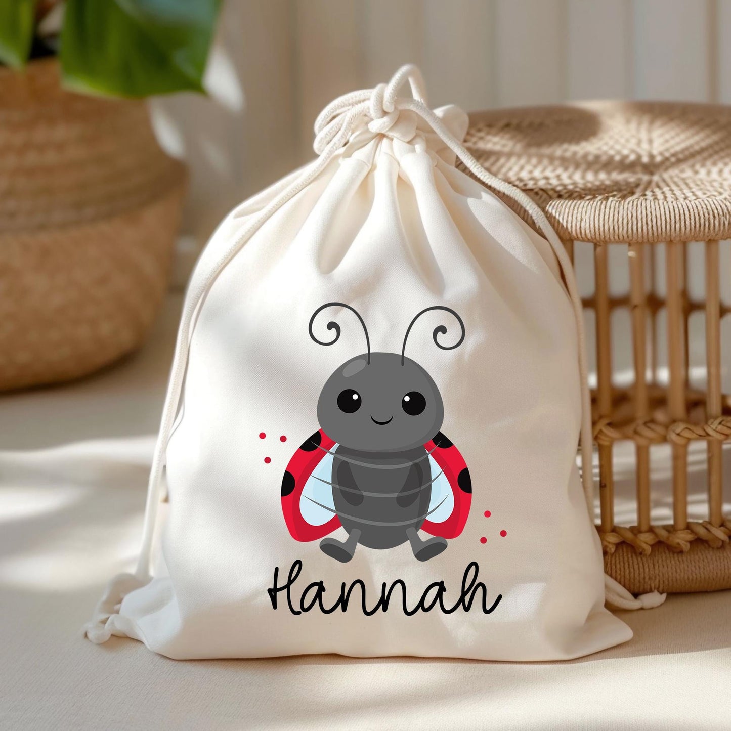 Marienkäfer Turnbeutel Personalisiert mit Namen Tasche Rucksack als Kindergarten, Sportbeutel, Schule, Wäschebeutel Weihnachten Nikolaus kleinebuchstaben Fügel Schriftart 1