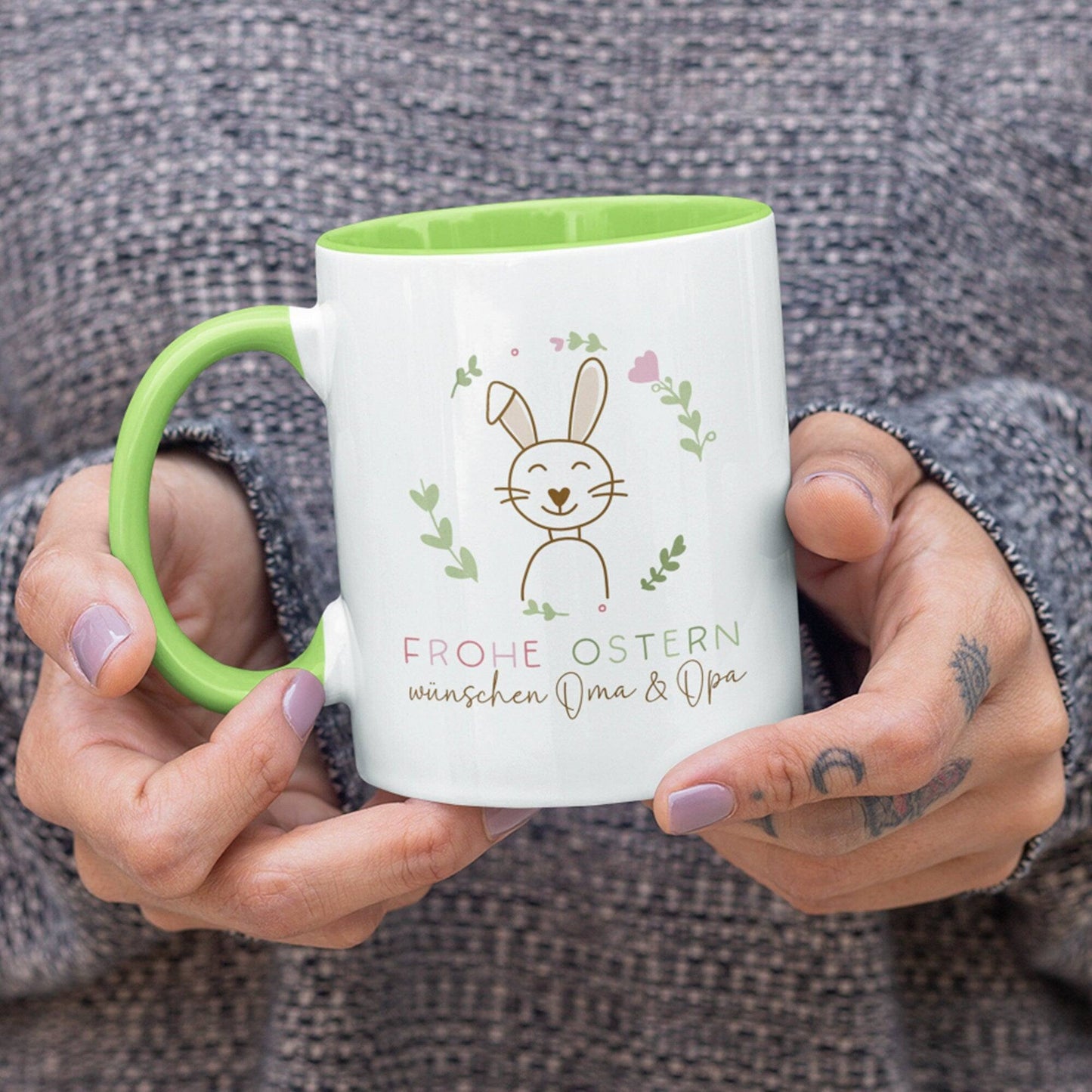 Personalisierte "Frohe Ostern" Tasse mit Hasenmotiv - perfektes Geschenk für Kinder, Männer & Frauen zu Ostern! kleinebuchstaben ohne Herzen - Grün