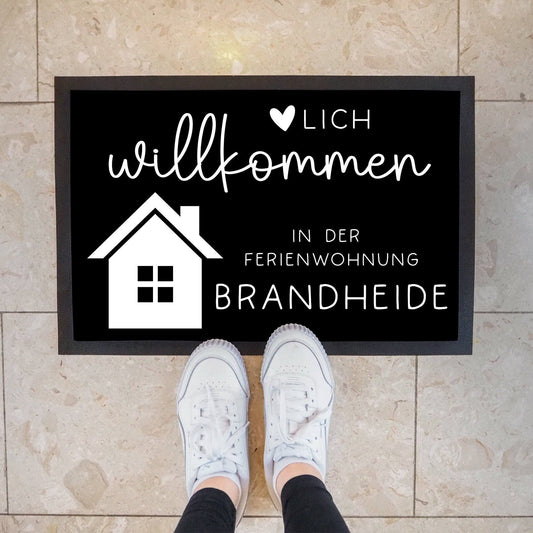Personalisierte Fußmatte - für Ferienwohnung, Apartments, Ferienhaus, Ferienhäuser, Ferienunterkunft| Herzlich Willkommen | 60x40 cm  kleinebuchstaben
