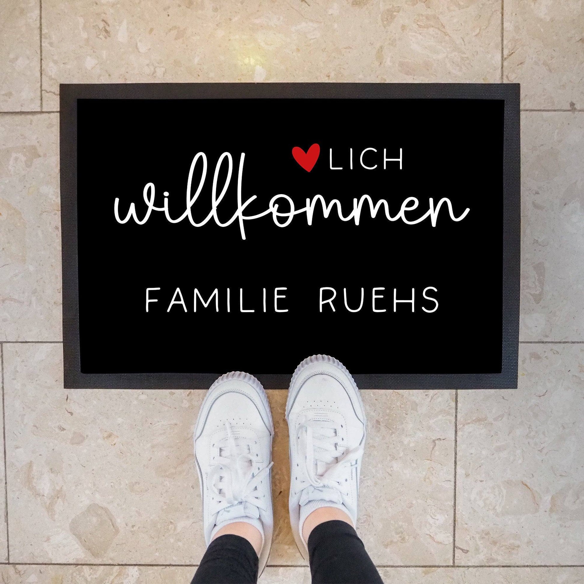 Personalisierte Fußmatte - Herzlich Willkommen - Vornamen - Wunschname - Türmatte Fußabtreter Schmutzfangmatte - Dünn - Rutschfest - Umzug  kleinebuchstaben