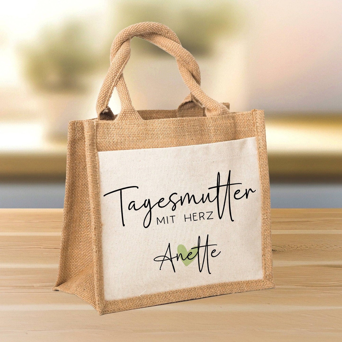 Tagesmutter mit Herz Tasche mit Namen - kleines Geschenk - Dankeschön Juteasche Abschiedsgeschenk - Beste Tagesmutter mit Wunschtext kleinebuchstaben