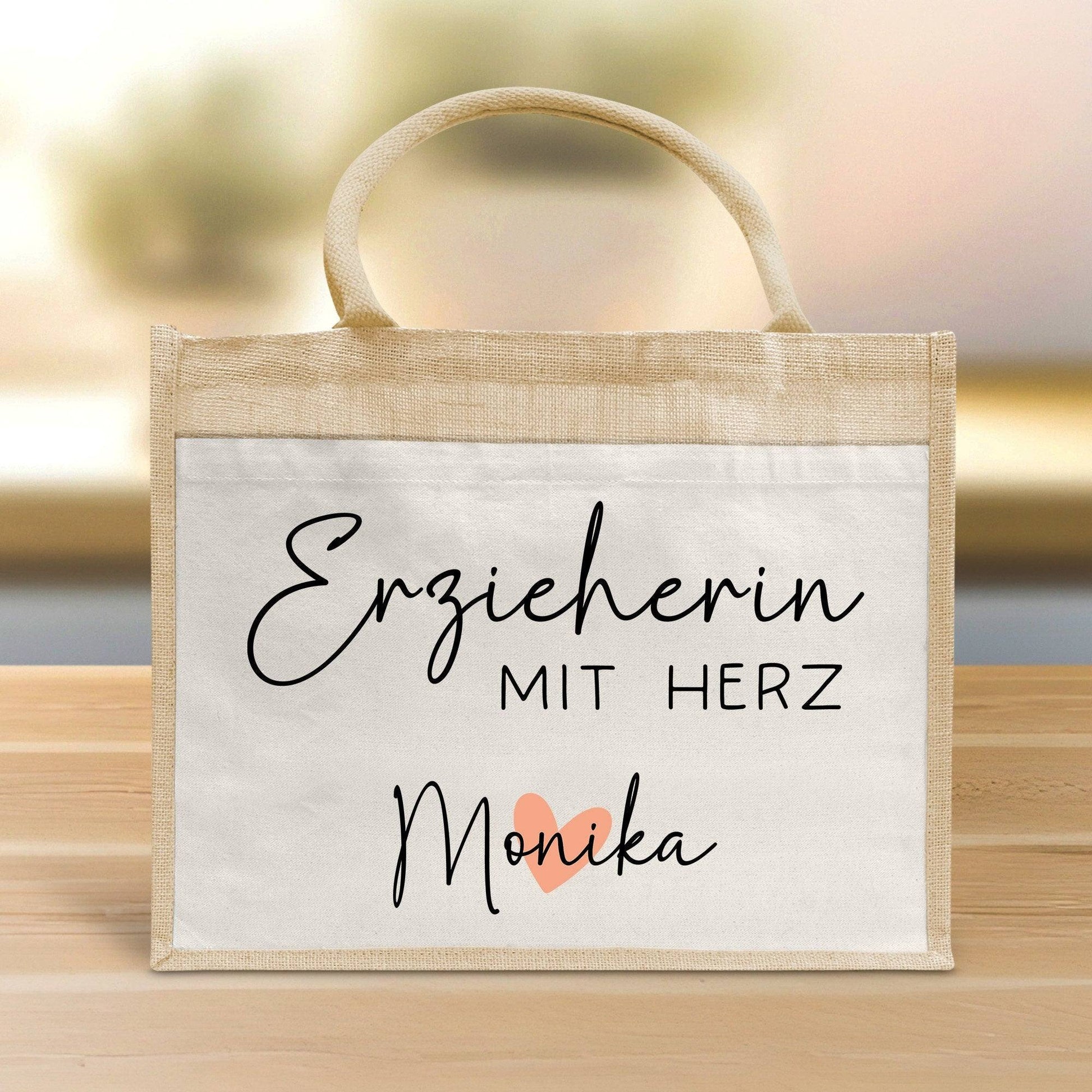 Erzieherin mit Herz - Personalisierte Tasche Jute - Geschenk Juteasche Abschiedsgeschenk Schule Kindergarten - Beste Erzieherin Wunschtext  kleinebuchstaben   