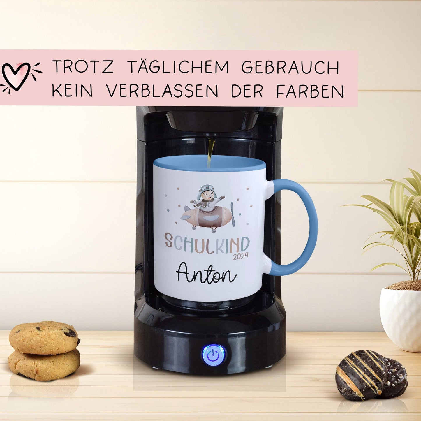 Kindertasse Schulkind 2024 mit Flugzeug-Motiv - personalisierte Kakao Tasse mit Namen - ideales Kindergeschirr - perfektes Geschenk Kinder  kleinebuchstaben   