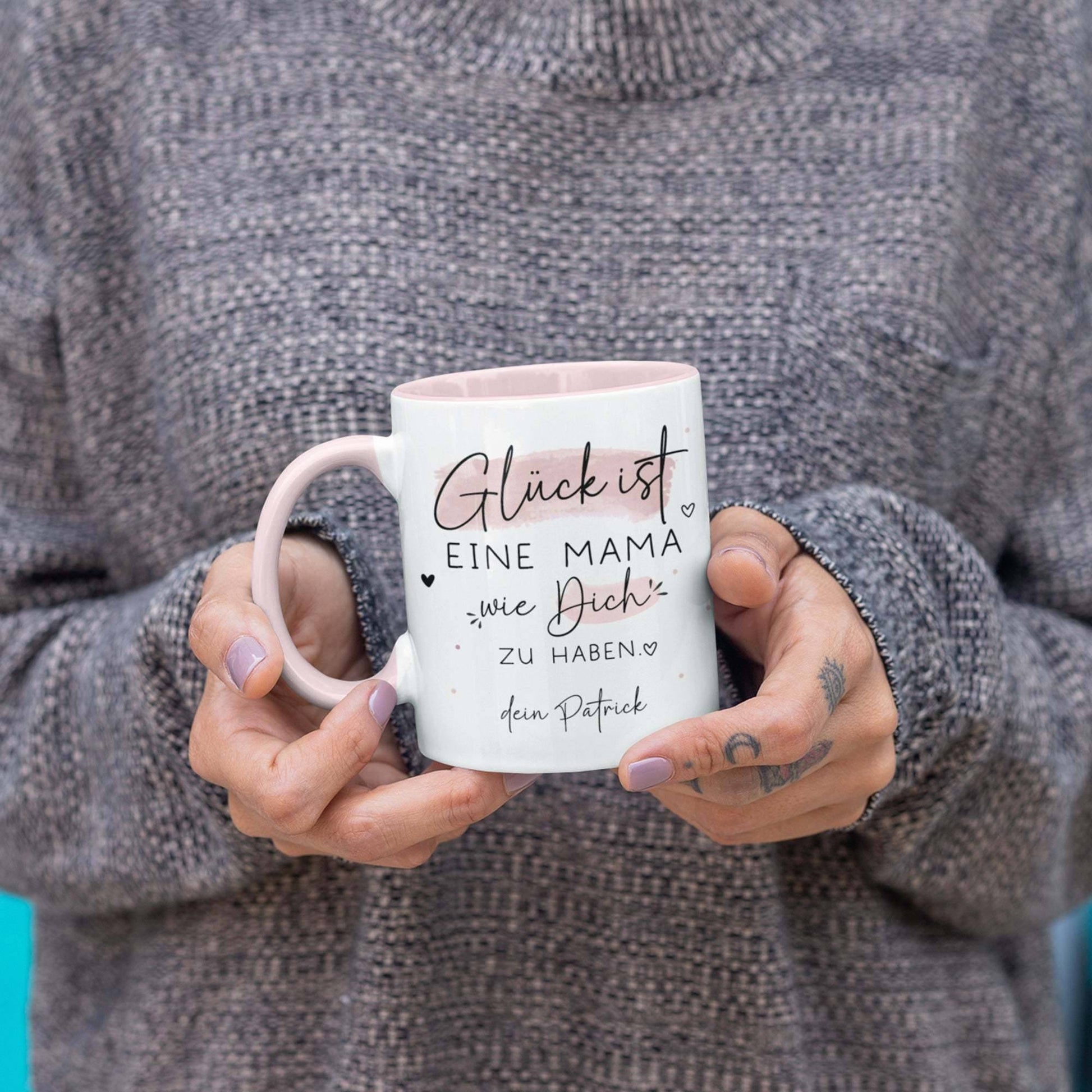 Personalisierte Tasse Muttertag - Glück ist eine Mama wie Dich zu haben  kleinebuchstaben Henkel & Innen - Rosa  