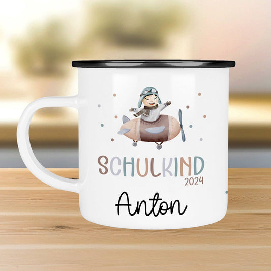 Schulanfang  Kindertasse Schulkind mit Flugzeug-Motiv - personalisierte Emaille-Tasse mit Namen - ideales Kindergeschirr  kleinebuchstaben   