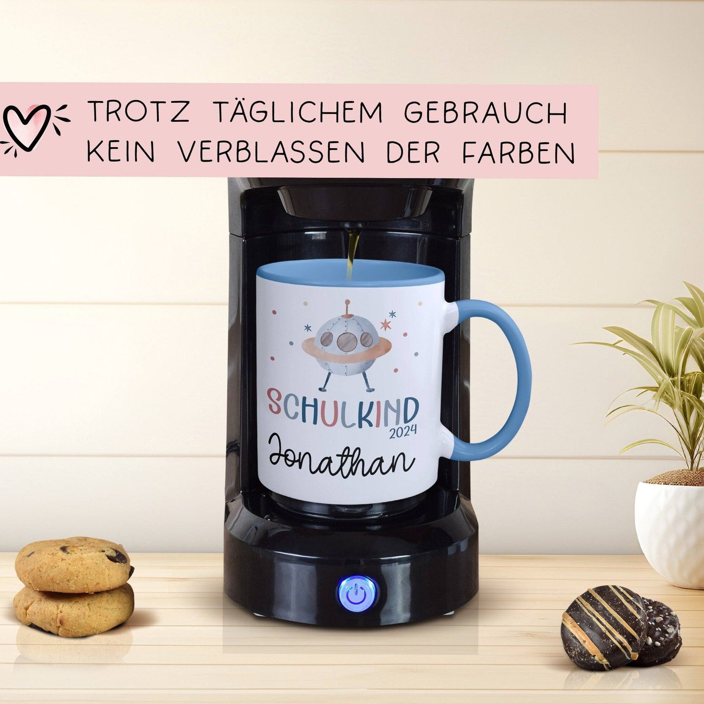 Schulkind 2024 mit UFO-Weltraum-Motiv Kindertasse - personalisierte Kakao Tasse mit Namen - ideales Einschulungsgeschenk  kleinebuchstaben   