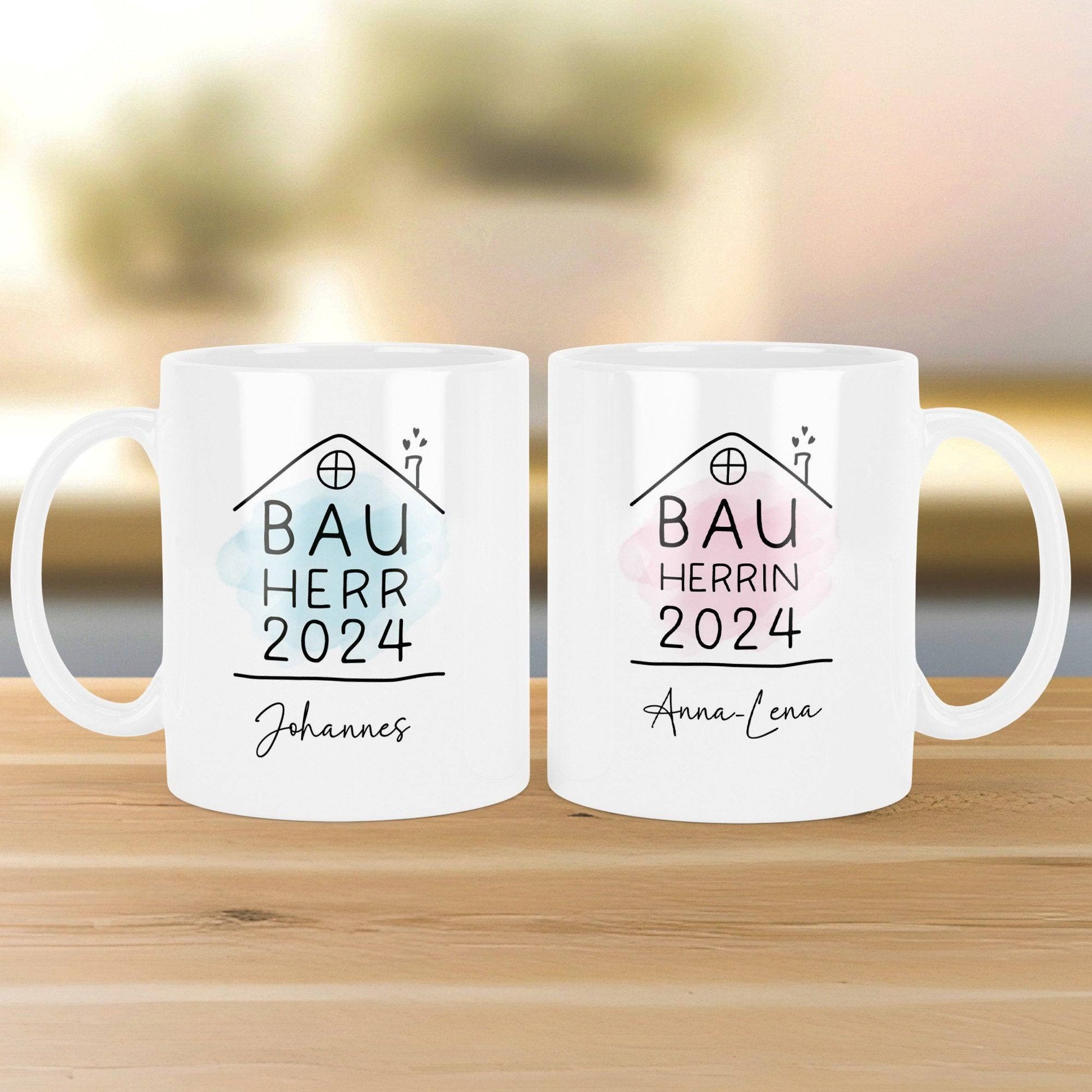 Bauherr Bauherrin Tasse 2024 Name, Richtfest Geschenk, Becher Geschenke zum Richtfest, Geschenkideen zum Hausbau Einweihung Hausbauer -330ml  kleinebuchstaben   