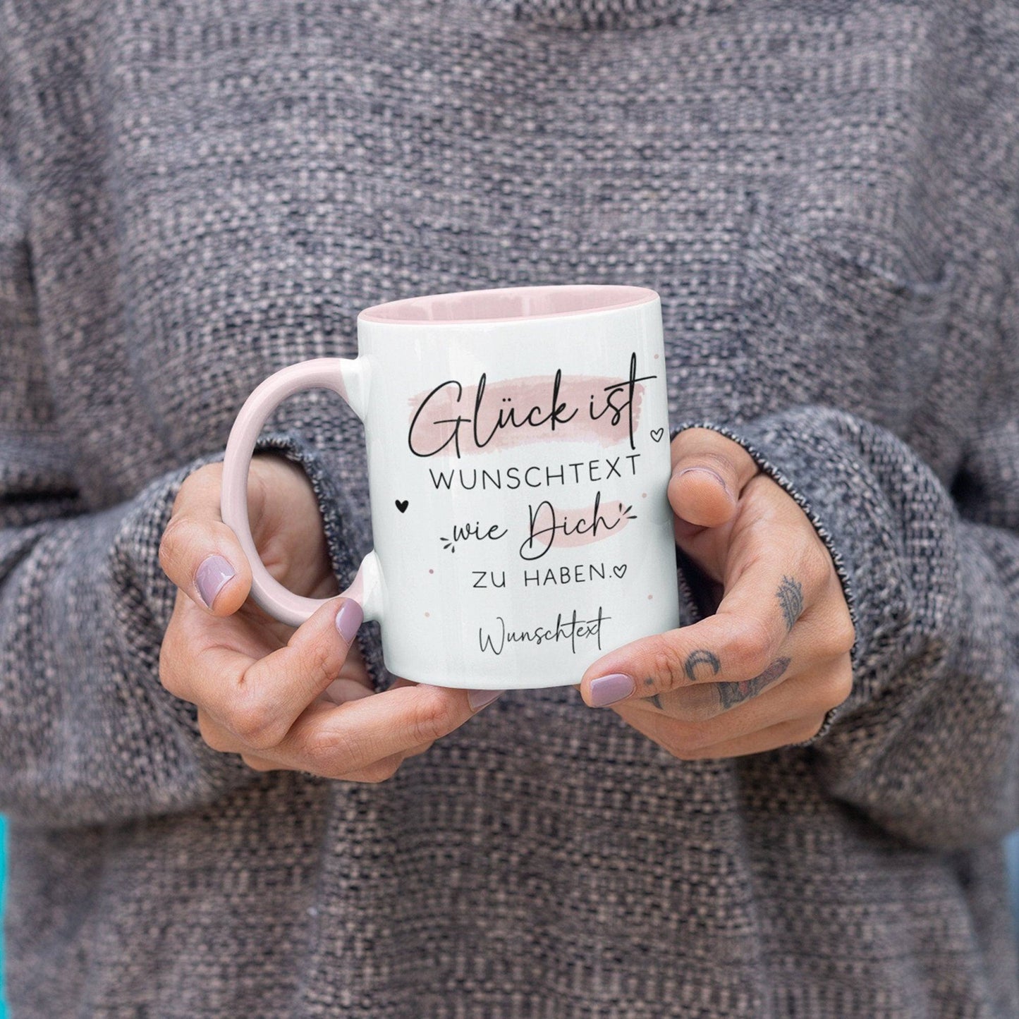 Handgefertigte Personalisierte Tasse – Glück ist eine OMA wie dich zu haben - Geschenk zum Muttertag Geburtstag, Ostern, Weihnachten - Name  kleinebuchstaben Wunschtext - Rosa  