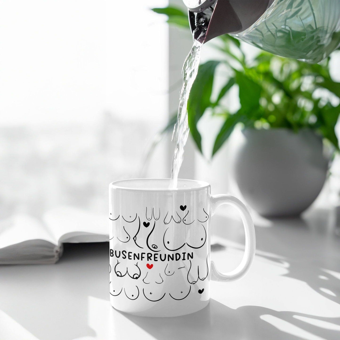 Busenfreundin Tasse Kaffeetasse Teetasse in weiß | Für die beste Freundin - BFF - Muttertag Geschenk - liebste Freundin - mit Namen - 330ml  kleinebuchstaben   