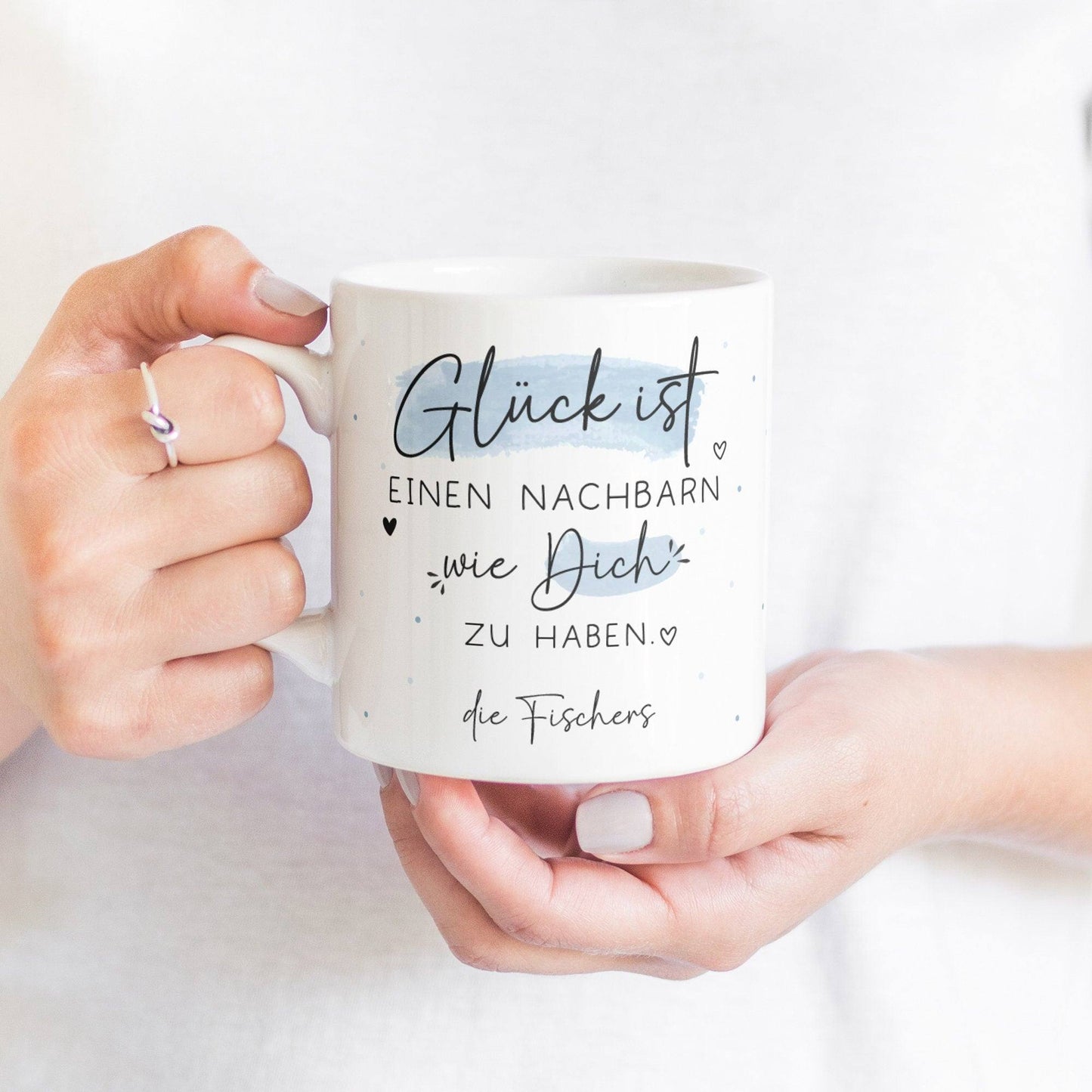 Personalisierte Tasse mit dem Spruch "Glück ist, einen Nachbarn wie dich zu haben". Als Geschenk für Geburtstage, Ostern oder Weihnachten  kleinebuchstaben   