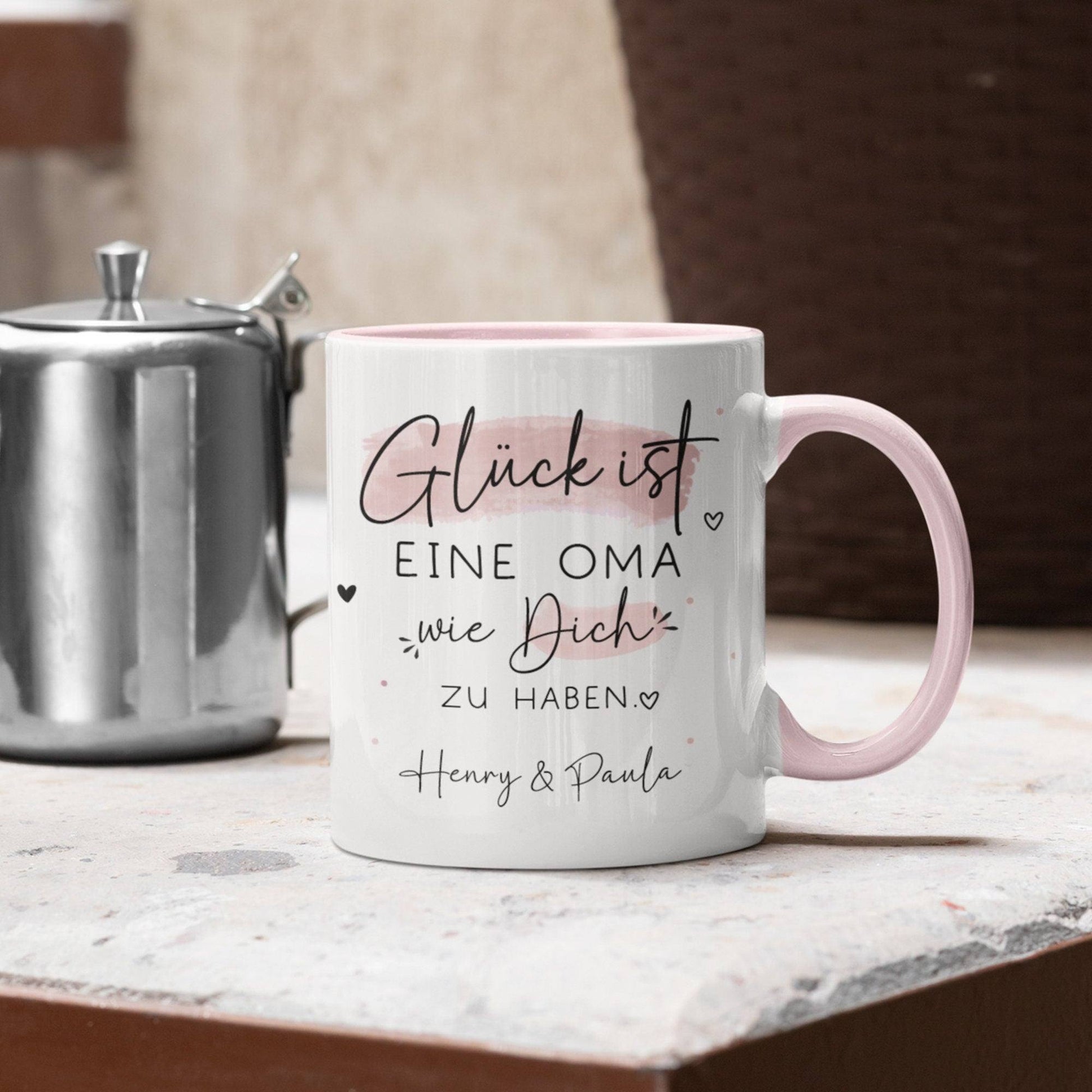 Handgefertigte Personalisierte Tasse – Glück ist eine OMA wie dich zu haben - Geschenk zum Muttertag Geburtstag, Ostern, Weihnachten - Name  kleinebuchstaben   