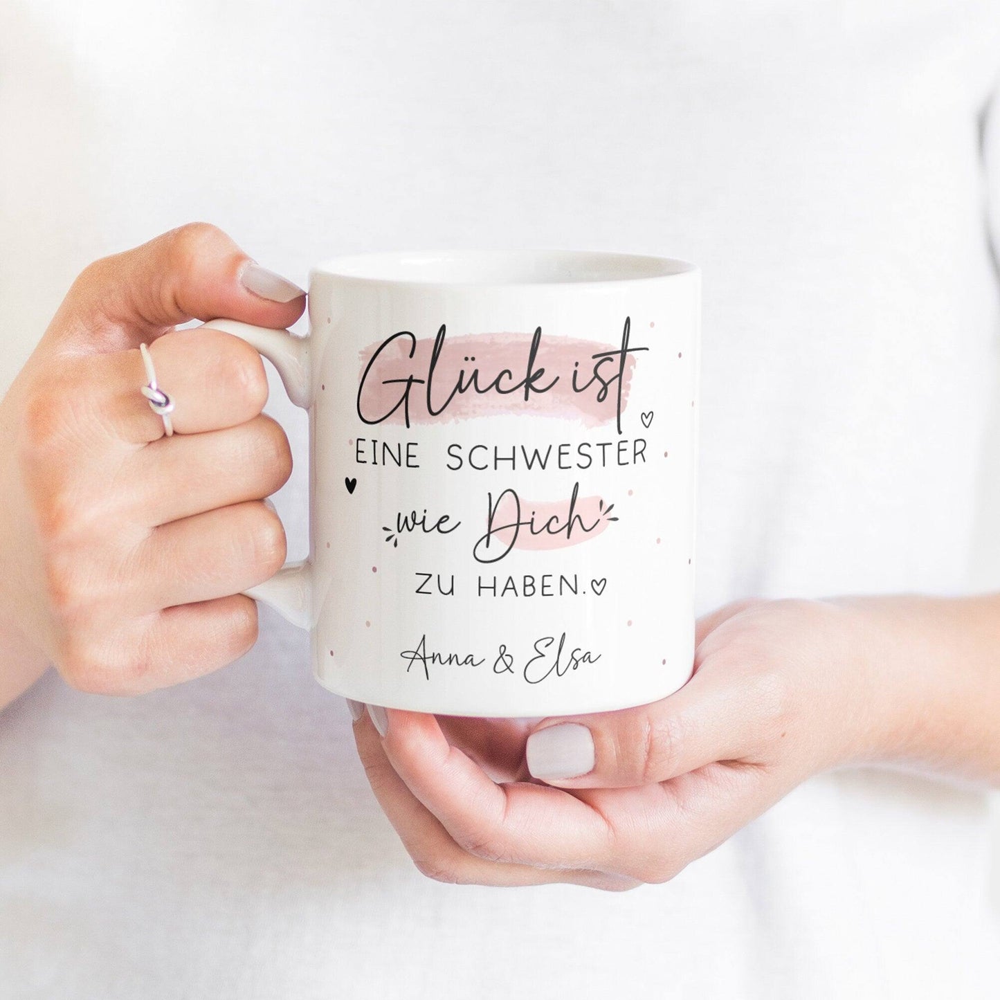 Personalisierte Tasse mit Wunschnamen – Glück ist eine SCHWESTER wie dich zu haben - Geschenk zum  Geburtstag, Ostern, Weihnachten, BFF  kleinebuchstaben   