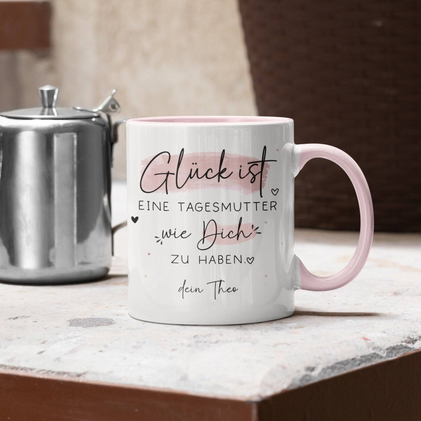 Handgefertigte Personalisierte Tasse mit Wunschnamen – Glück ist eine TAGESMUTTER wie dich zu haben - Geschenk zu Ostern, Weihnachten - Name  kleinebuchstaben   