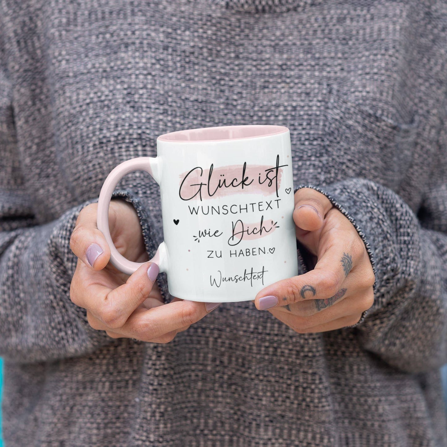 Handgefertigte Personalisierte "Glück ist..." - Tasse komplett mit Wunschtext und Wunschname. Zum Geburtstag, Muttertag, Ostern, Weihnachten  kleinebuchstaben   