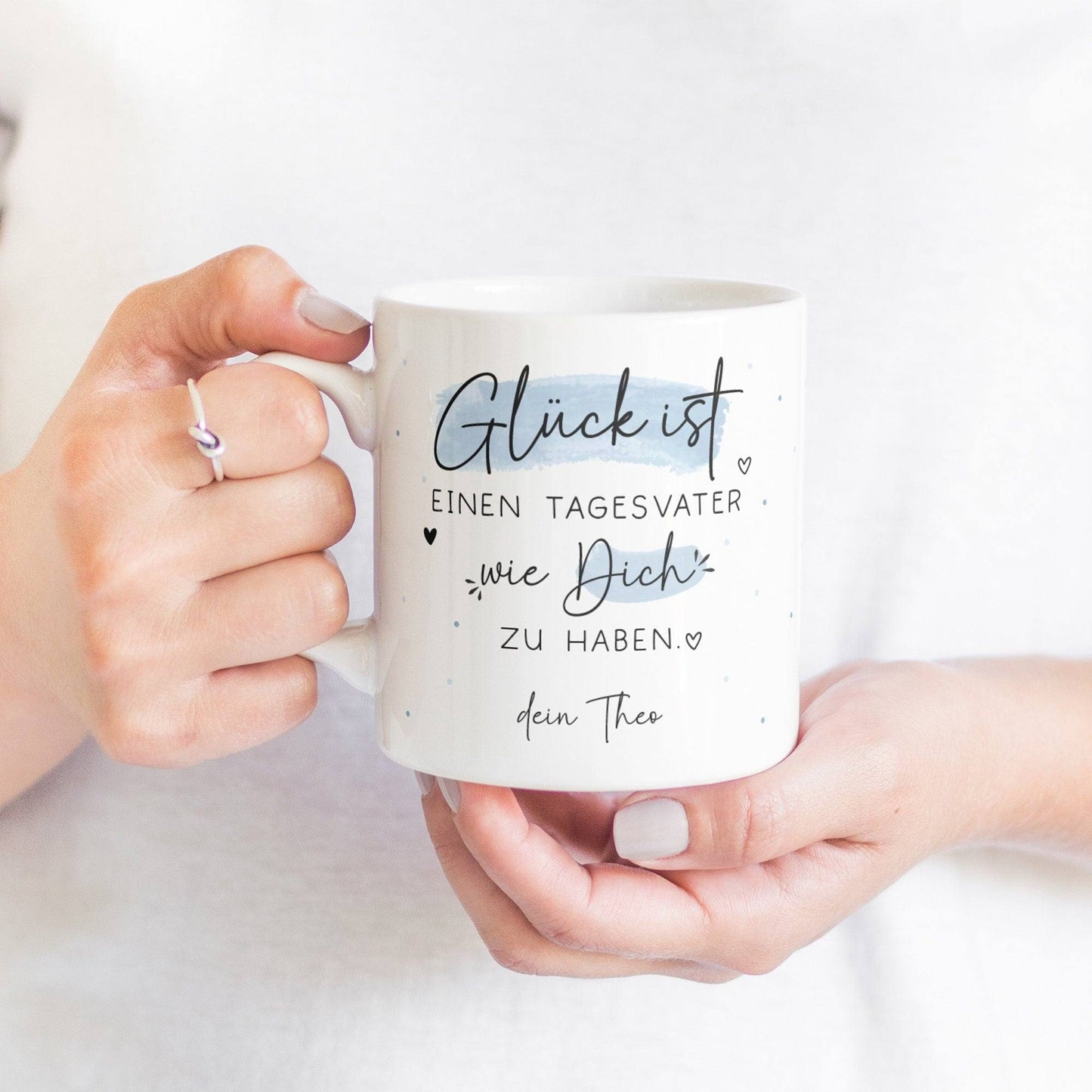 Personalisierte Tasse mit Spruch "Glück ist, einen Tagesvater wie dich zu haben". Ideales Geschenk für Geburtstage, Ostern Weihnachten.  kleinebuchstaben   