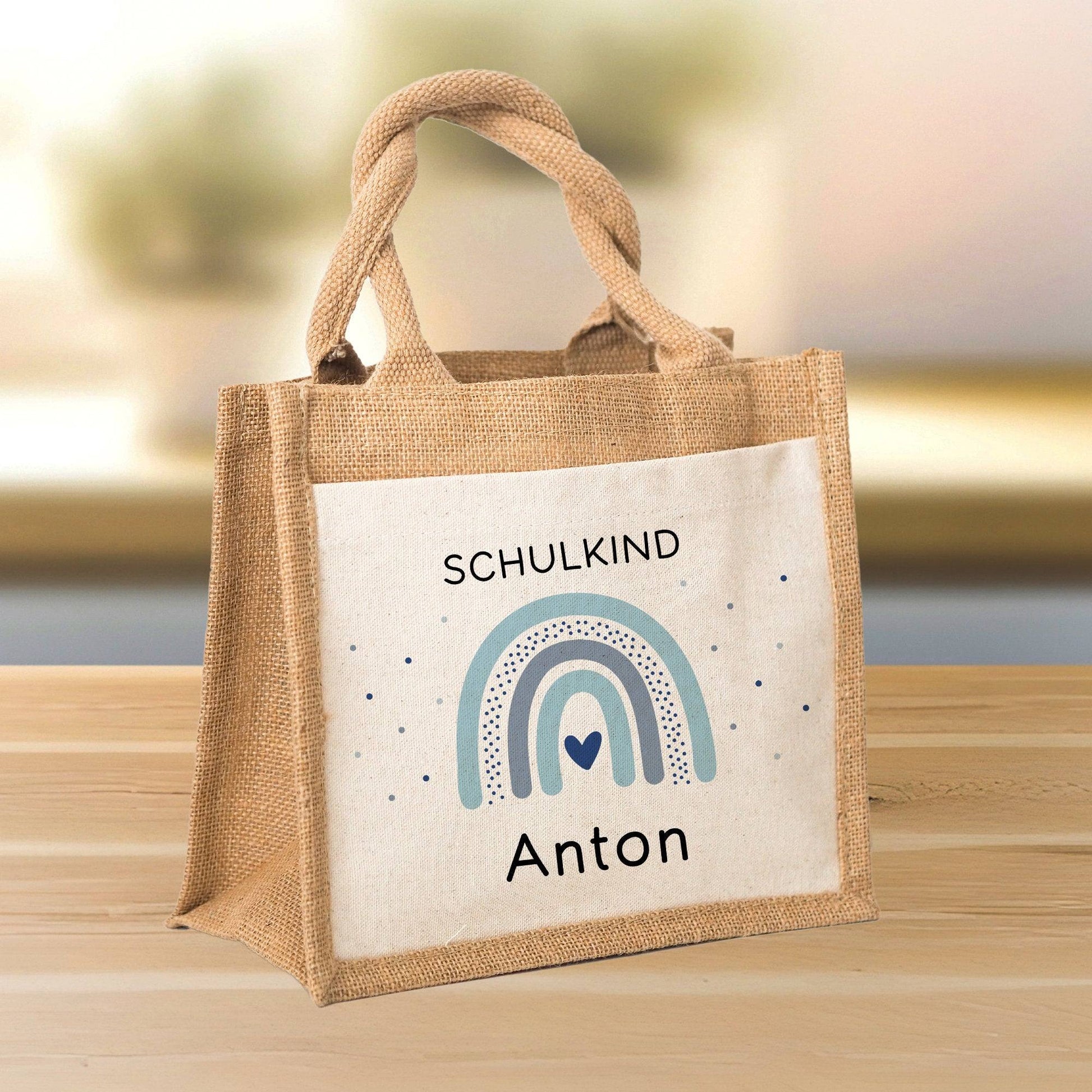 Einschulung - Personalisierte Jute Pocket Tasche | mit Wunschnamen | Schulkind Regenbogen Herz | Blau | als Geschenktasche für Schulanfang  kleinebuchstaben   