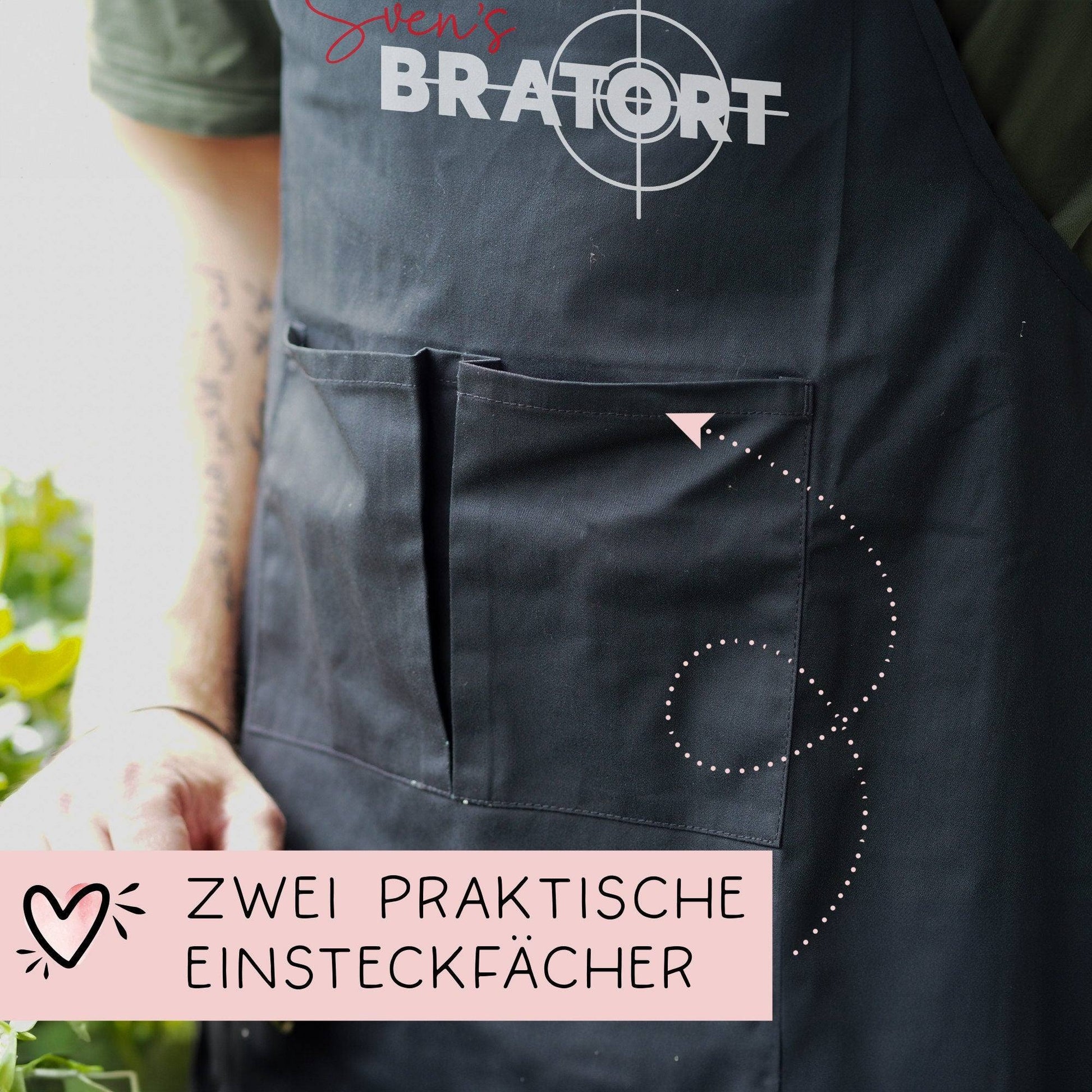 Grillschürze personalisiert Bratort für Männer mit Name & Kunstleder zum Geburtstag - Weihnachten Baumwollschürze, Küchenschürze, Schürze  kleinebuchstaben   