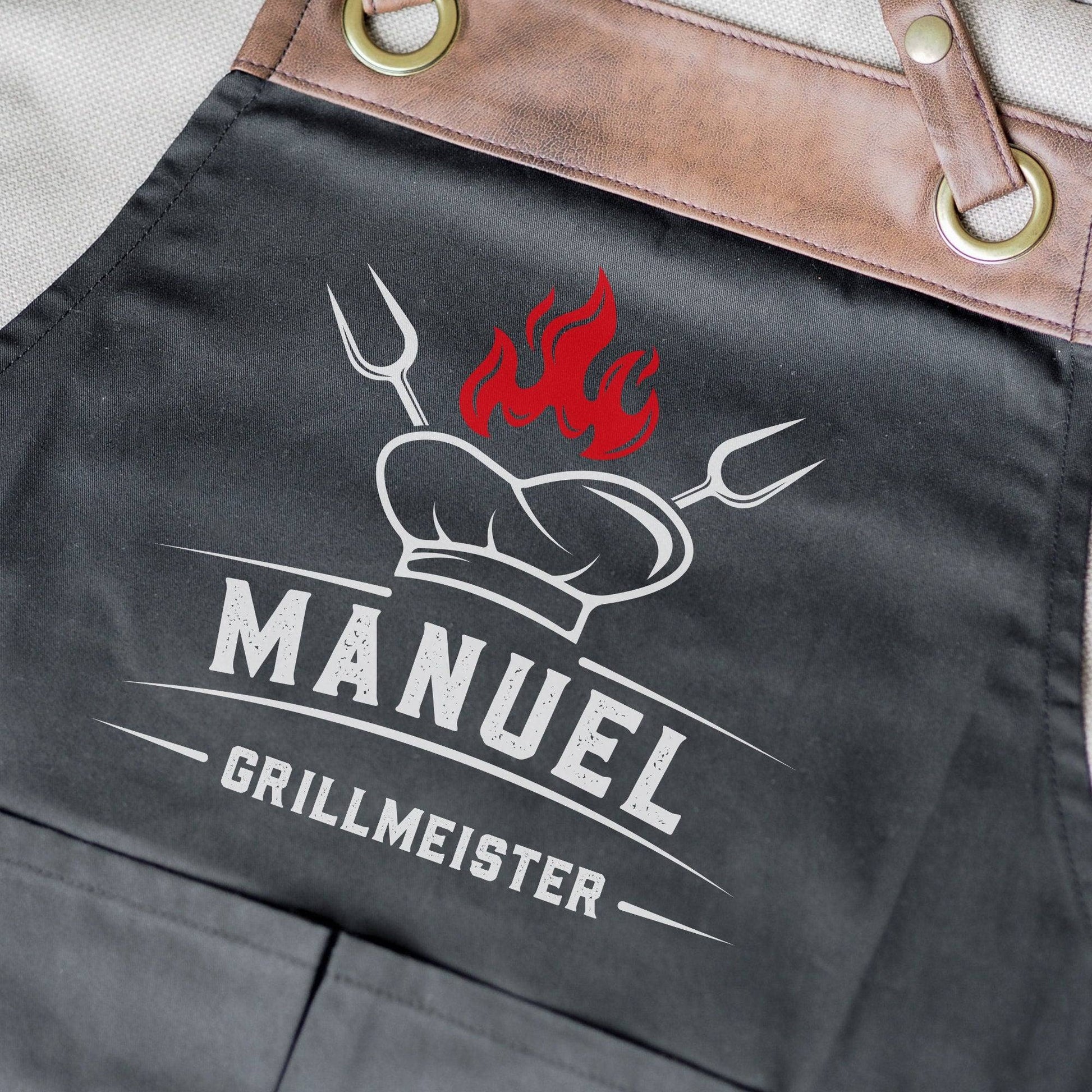 Grillmeister Grillschürze personalisiert für Männer mit Namen Kunstleder Applikation zum Geburtstag, Weihnachten Baumwollschürze, Geschenk  kleinebuchstaben   