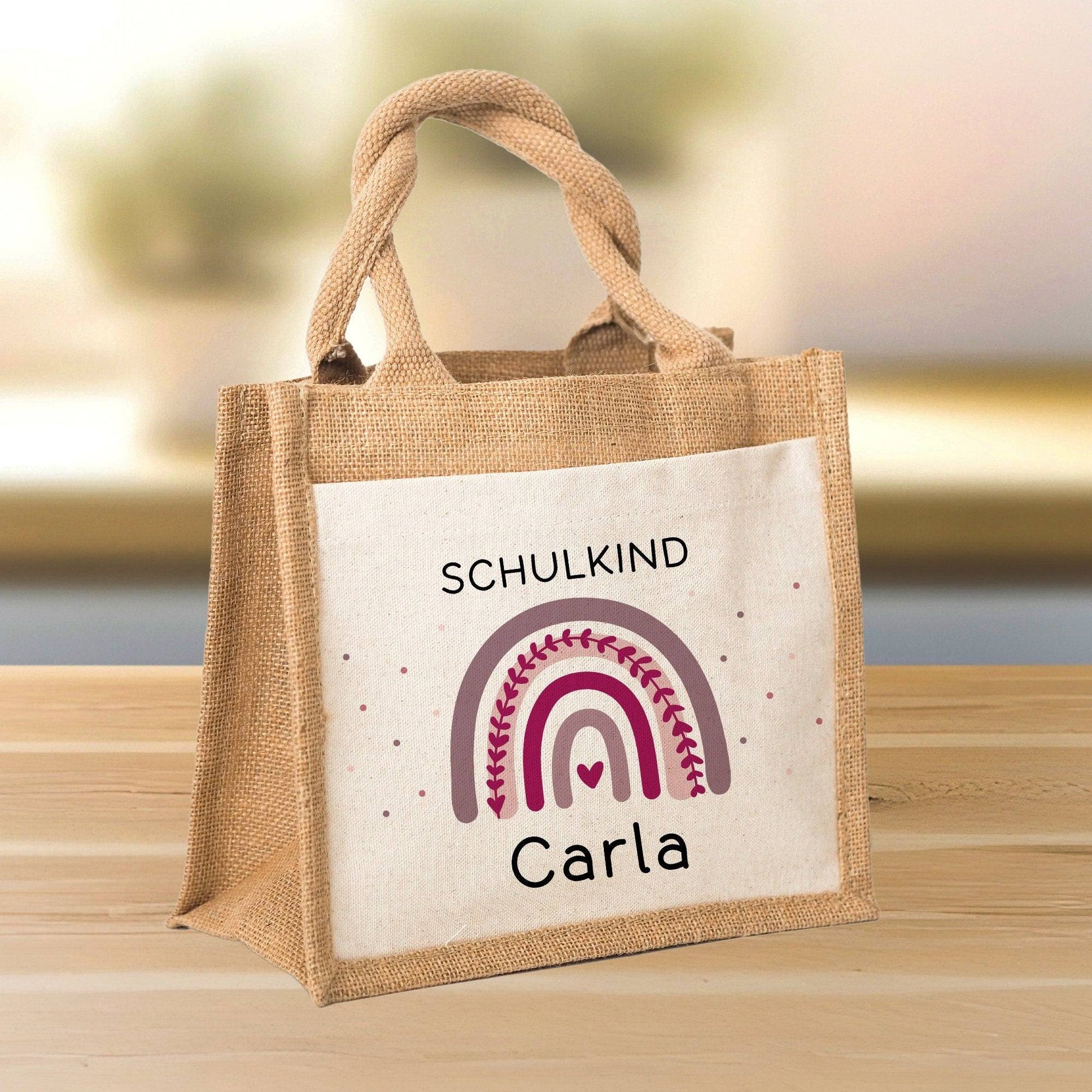 Einschulung - Personalisierte Jute Pocket Tasche | mit Wunschnamen | Schulkind Regenbogen Herz | Lila | als Geschenktasche für Schulanfang  kleinebuchstaben   