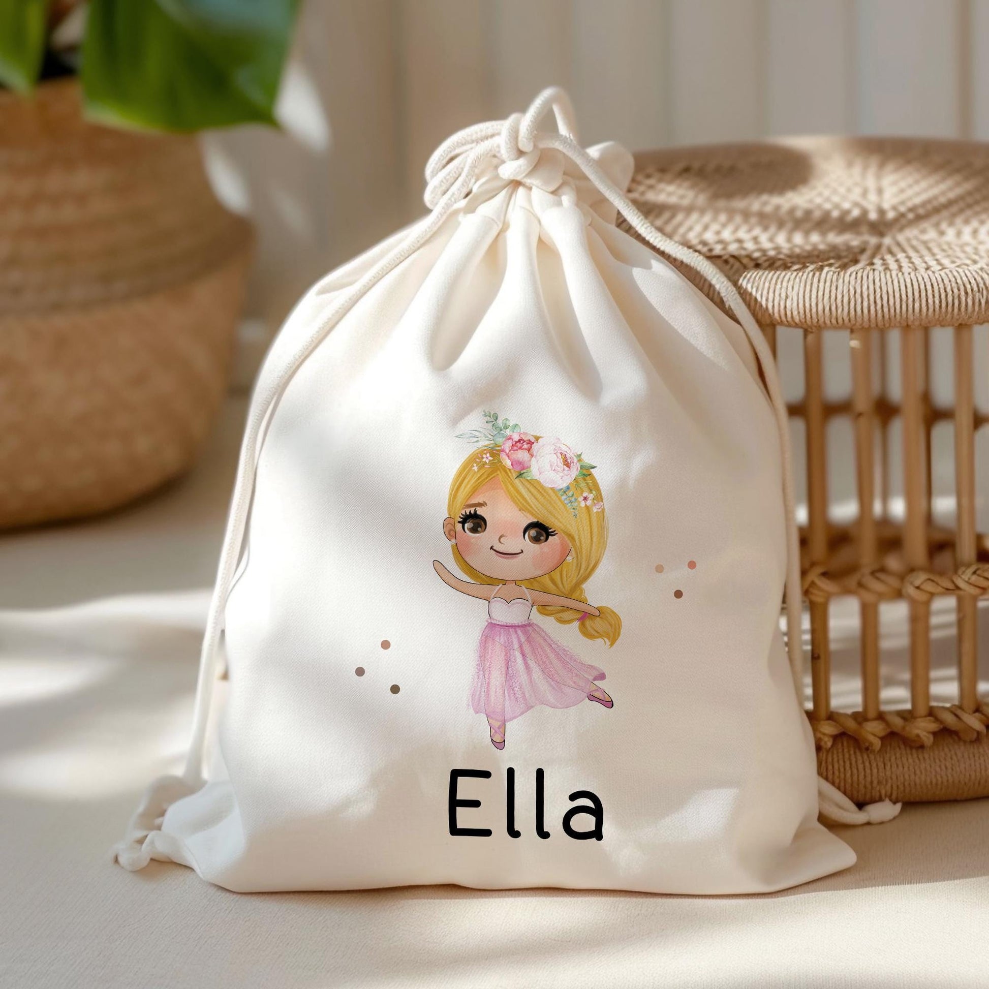 Turnbeutel Ballerina Tanzend mit Namen personalisiert Personalisierte Tasche als Sportbeutel, Kindergarten, Wäschebeutel Mädchen Blond Braun  kleinebuchstaben Blond Schriftart 1 