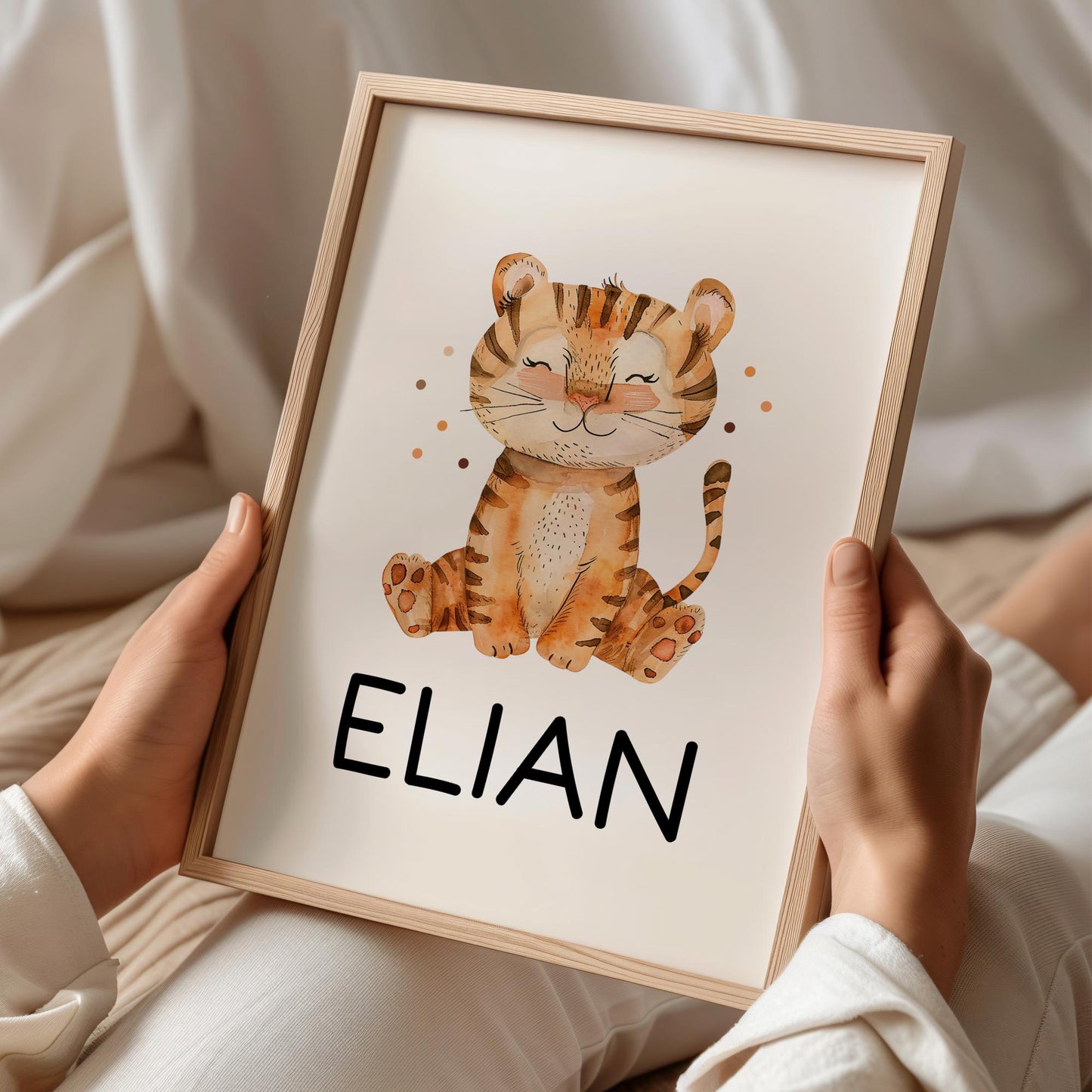 DIN A4 Poster mit Namen Tiger - Personalisiert mit od. ohne Namen für Kinderzimmer -Namensposter - Geschenkidee. Geschenk - Wanddeko Jungen  kleinebuchstaben DIN A4 (21x29,7 cm) Schriftart 1 